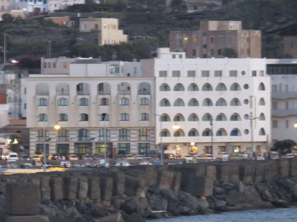 ヨット マリーナ ホテル パンテレリア エクステリア 写真